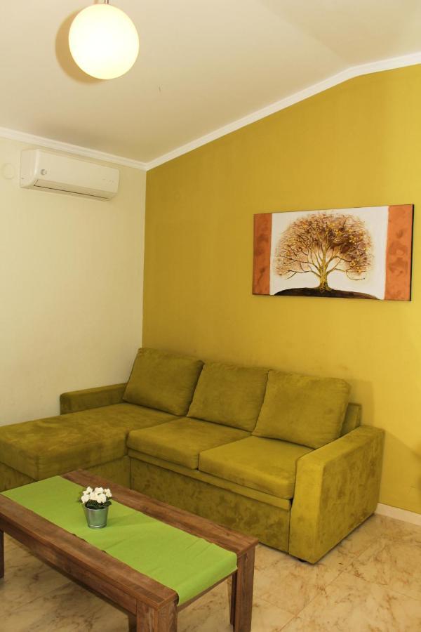 Elia Beach Modern Suites Flogita Exterior photo