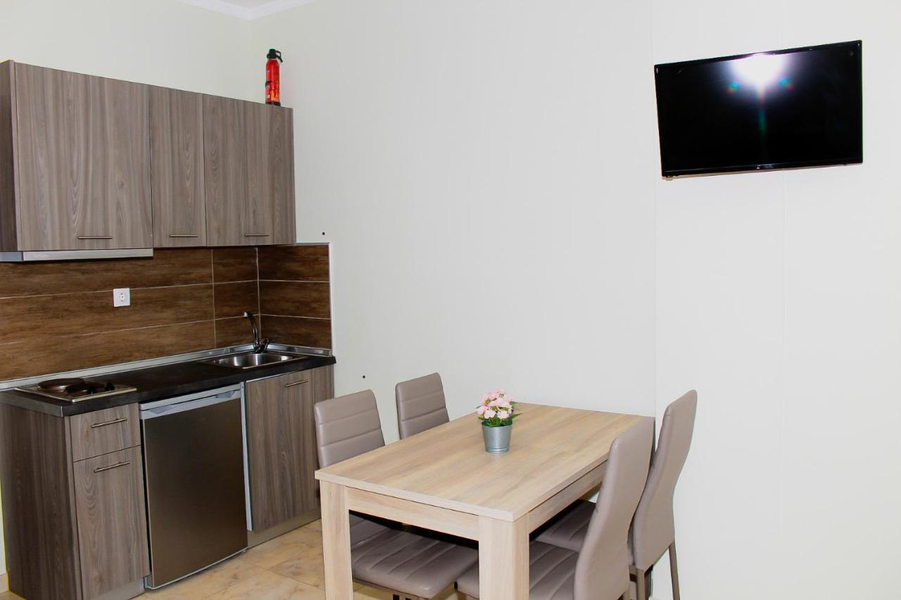 Elia Beach Modern Suites Flogita Exterior photo